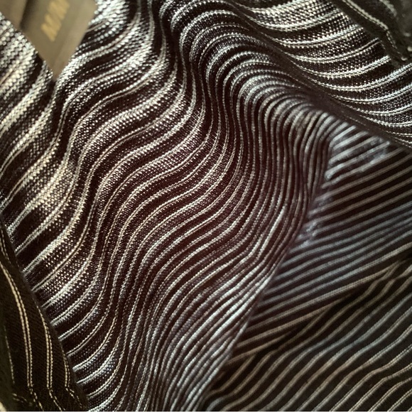 Short sleeve striped top - Picture 11 of 12